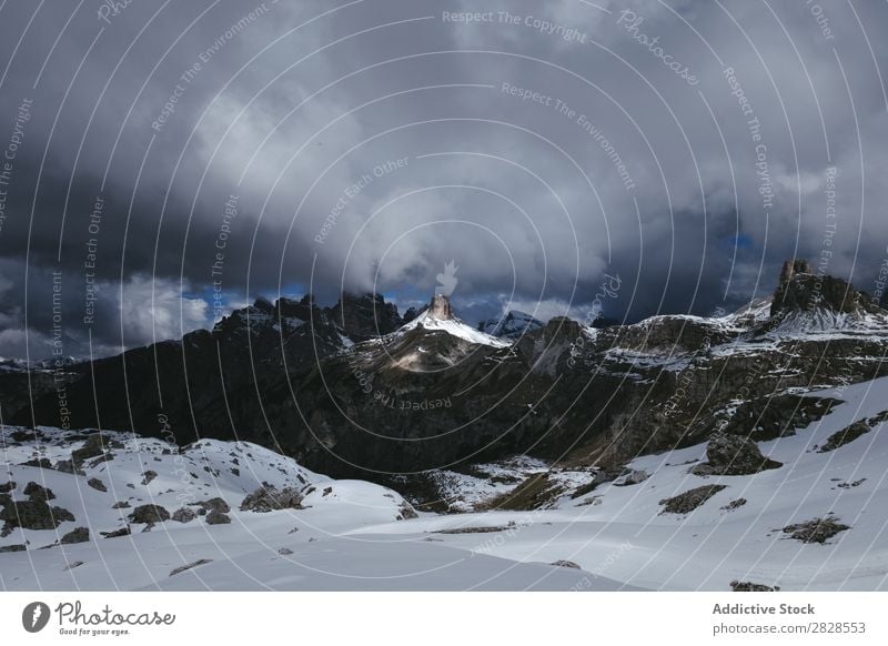 Landschaft der verschneiten Berge Schnee Berge u. Gebirge Ferien & Urlaub & Reisen Winter wandern Abenteuer Natur Trekking extrem kalt Tourismus Aktion Klettern