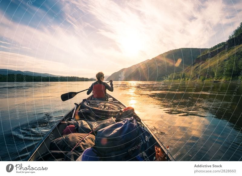 Menschen, die auf dem Boot unterwegs sind Wasserfahrzeug reisend Trekking Landschaft Abenteuer Aussicht Tourismus Rudern Gerät Ausflug Aktion natürlich