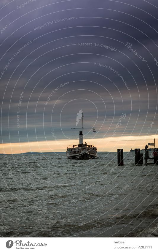 Bodenseedampfer im Abendlicht Umwelt Natur Landschaft Wasser Himmel Wolken Horizont Sommer Wetter Wind Küste Seeufer Strand Bucht Anlegestelle "Lochau Bregenz