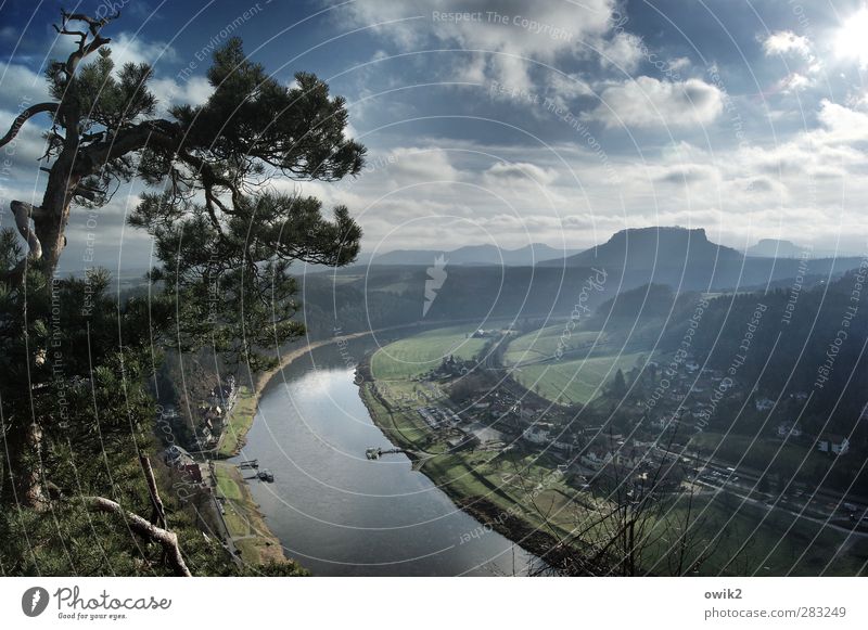 Lilienstein Ferien & Urlaub & Reisen Tourismus Freiheit Berge u. Gebirge Ferne Umwelt Natur Landschaft Pflanze Luft Wasser Himmel Wolken Klima Wetter