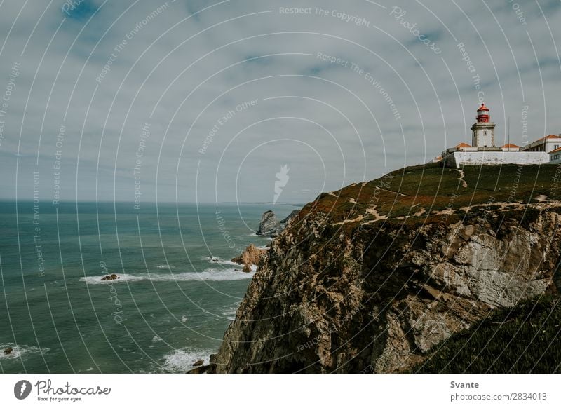 Leuchtturm auf einer Klippe am Cabo da Roca, Portugal Ferien & Urlaub & Reisen Tourismus Abenteuer Meer Wellen Landschaft Erde Küste Atlantik Europa