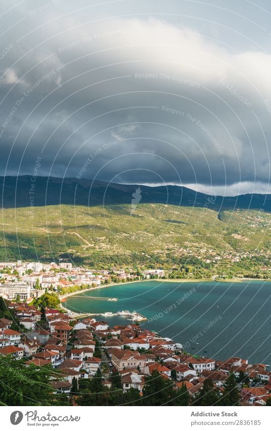 Stadtlandschaft in den Bergen Großstadt Berge u. Gebirge Tal Makedonien Landschaft Reichweite Länder Natur Tourismus Ferien & Urlaub & Reisen lokal Aussicht