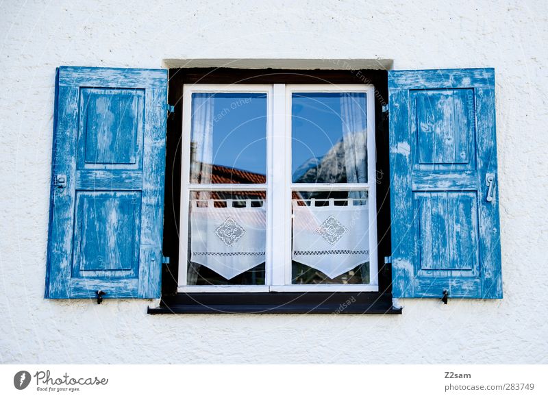 fensterln Ferien & Urlaub & Reisen Umwelt Landschaft Berge u. Gebirge Fenster alt kalt Kitsch retro Farbe Idylle nachhaltig Natur Ordnung Perspektive Tradition