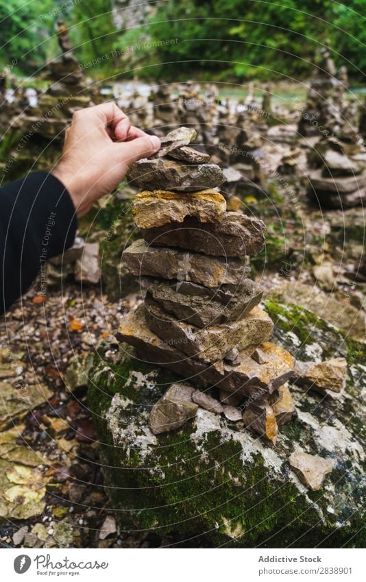 Handgebäude Steinturm Mensch Turm Gleichgewicht Natur Haltbarkeit Stapel Kieselsteine Meditation Erholung Felsen Pyramide Zen natürlich harmonisch ruhig Szene