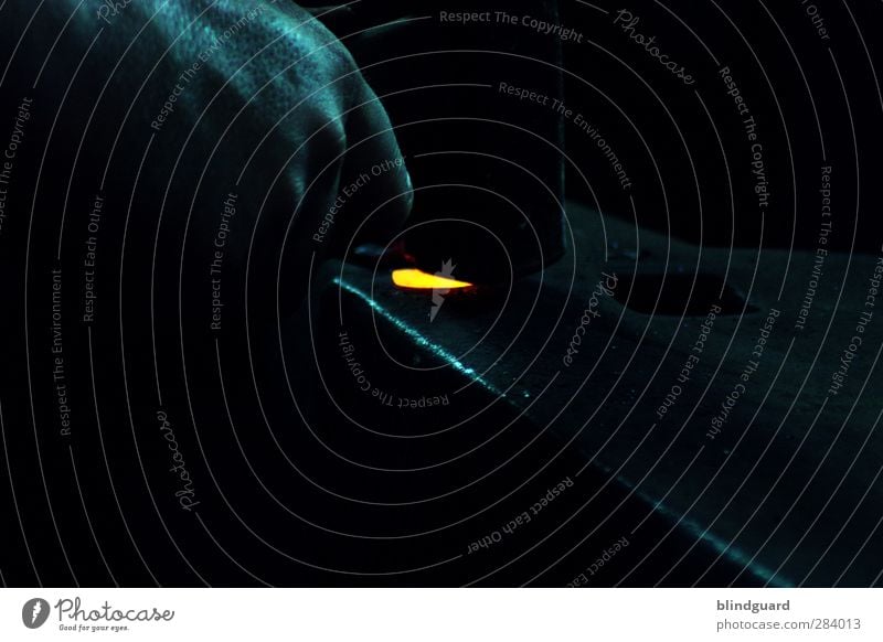 Between The Hammer And The Anvil Arbeit & Erwerbstätigkeit Handwerker Arbeitsplatz maskulin 1 Mensch Metall dunkel blau gelb gold grün rot schwarz Schmied