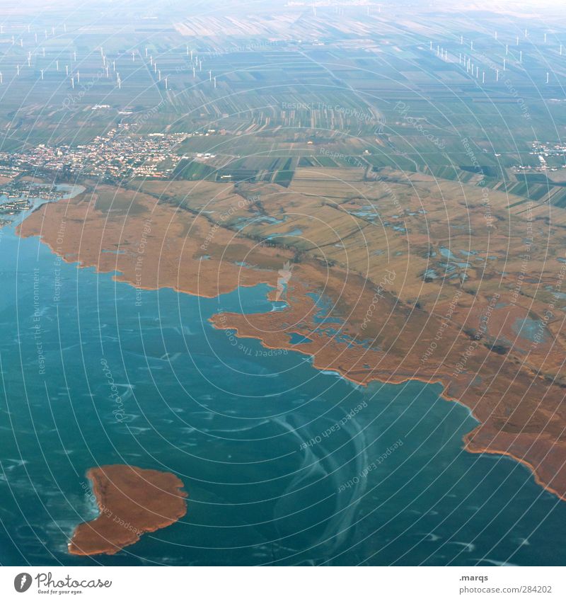 Küste Ferien & Urlaub & Reisen Tourismus Ferne Windkraftanlage Umwelt Natur Urelemente Erde Klima Klimawandel Schönes Wetter Feld Meer Insel Stadt Unendlichkeit