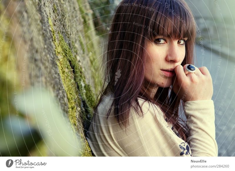 Das tue ich. Mensch feminin Junge Frau Jugendliche Erwachsene 1 18-30 Jahre Gefühle Tapferkeit selbstbewußt Coolness Kraft Ring Haare & Frisuren Pferdeschwanz