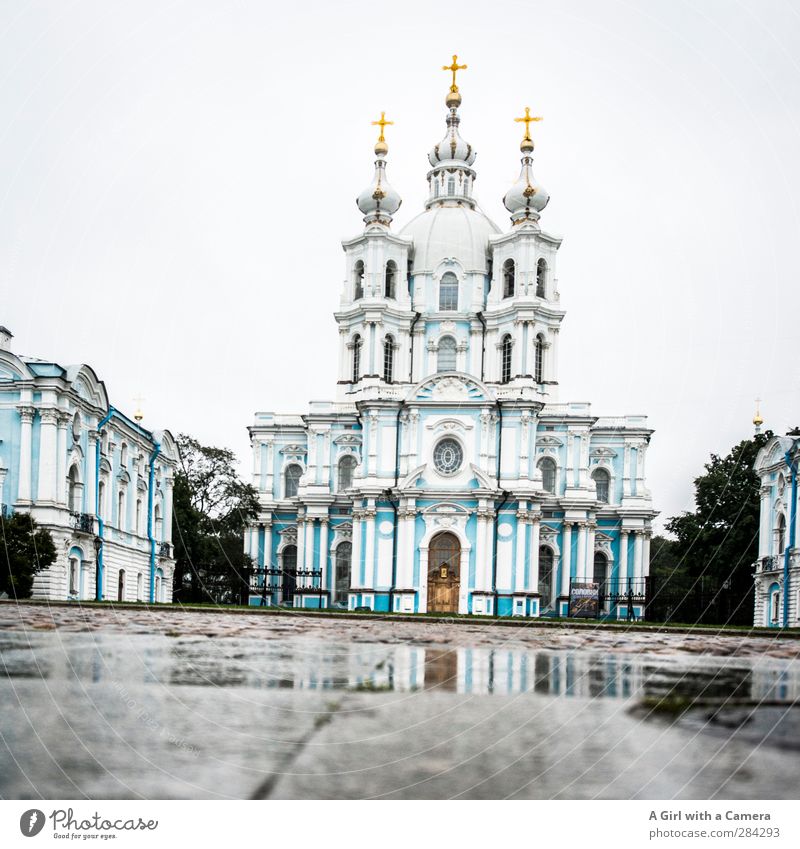 kaltes Land St. Petersburg Russland Hafenstadt Stadtzentrum Altstadt Dom Bauwerk Gebäude Architektur Sehenswürdigkeit außergewöhnlich Ferne historisch hoch