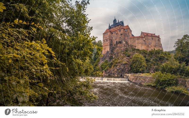 Burg kriebstein Kunst Museum Natur Landschaft Wasser Himmel Wolken Sommer Klima Schönes Wetter Pflanze Garten Park Dorf Kleinstadt Kirche Dom Palast