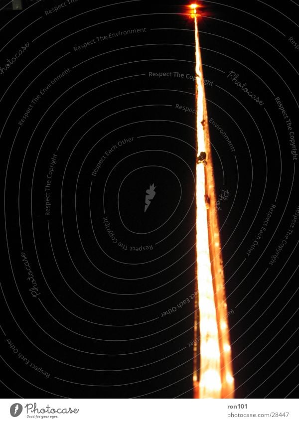licht Licht dunkel Lampe Lichterkette glühen Langzeitbelichtung Bodenbelag Beleuchtung