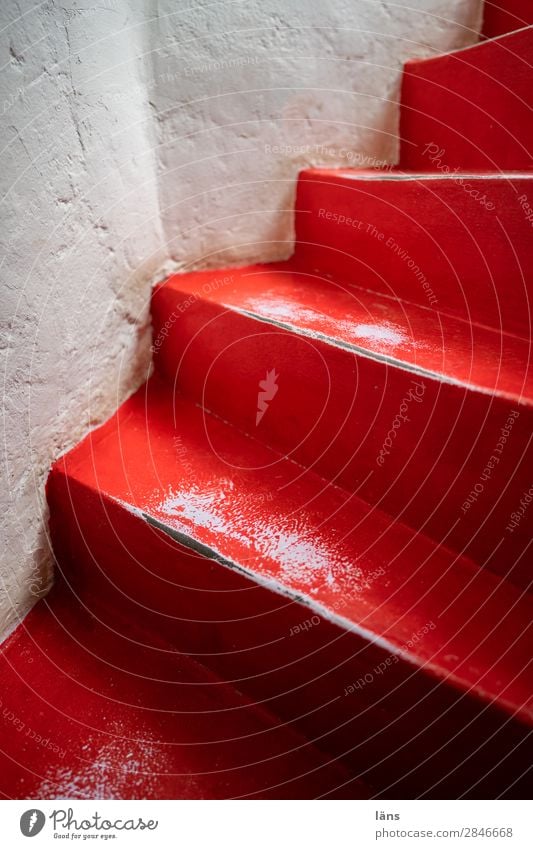 Rote Treppe Häusliches Leben Haus Essaouira Marokko Afrika außergewöhnlich einfach rot weiß Erwartung Treppenhaus auswärts abwärts Farbfoto Innenaufnahme