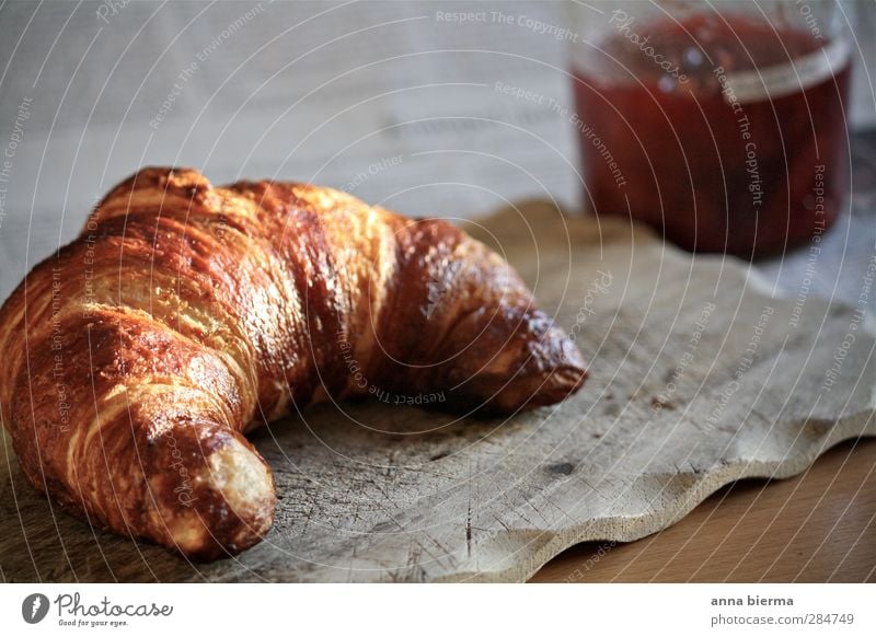 mhmm... frühstück Croissant Marmelade Ernährung Frühstück Bioprodukte Ferien & Urlaub & Reisen Küche Essen genießen frisch Gesundheit süß Wärme Zufriedenheit