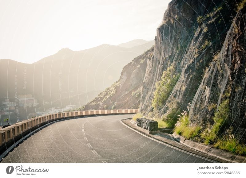 Straße in San Andrés, Santa Cruz de Tenerife, Teneriffa Berge u. Gebirge Nebel Dunst Landschaft San Andres Santa Cruz de Teneriffa Kanaren Reisefotografie