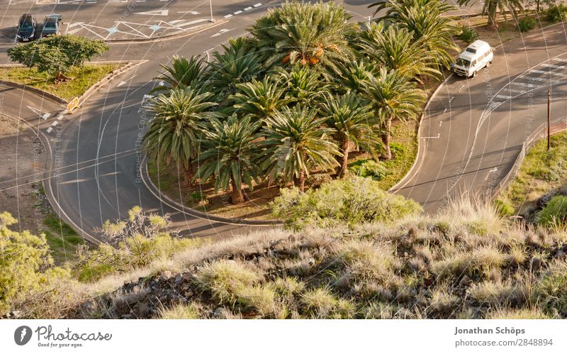 Serpentine in San Andrés, Santa Cruz de Tenerife, Teneriffa Serpentinen Kurve Verkehr PKW fahren Palme Natur Landschaft San Andres Santa Cruz de Teneriffa