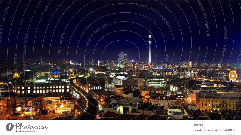 Berlin at Night Berliner Fernsehturm Berlin-Mitte Deutschland Europa Hauptstadt Stadtzentrum Skyline Menschenleer Haus Hochhaus Kirche Dom Palast Bauwerk