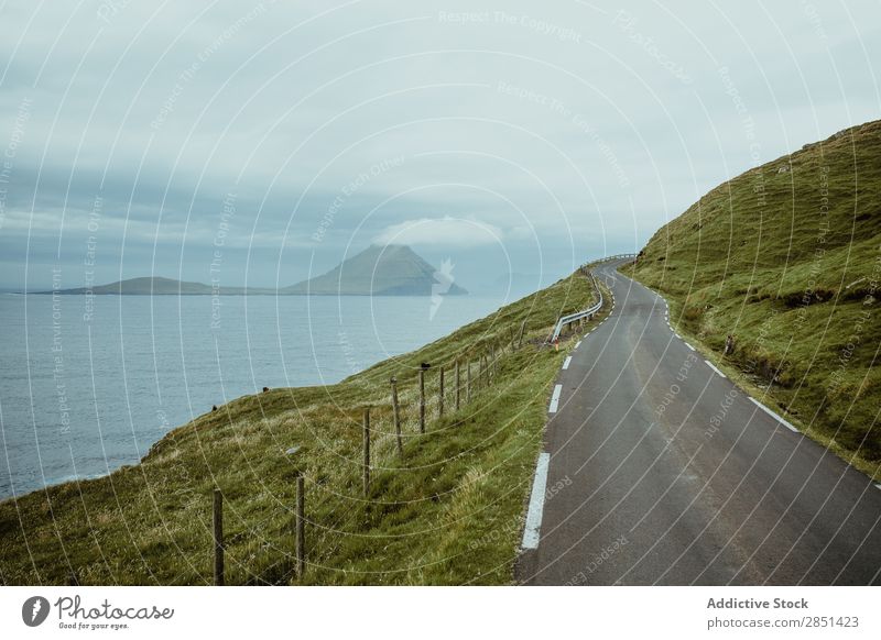 Landschaft der Landstraße Mittelgebirge ländlich Reisender Sport Natur Gesundheit Aktion Freiheit Lebensfreude Länder Autobahn Abenteuer Ausflugsziel Meer