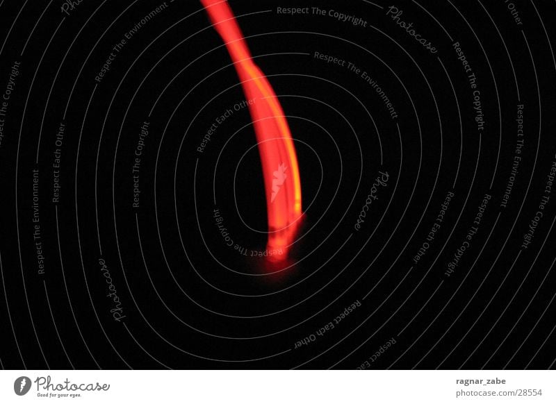 2red rot Langzeitbelichtung schwarz dunkel Chemie lichtstreif