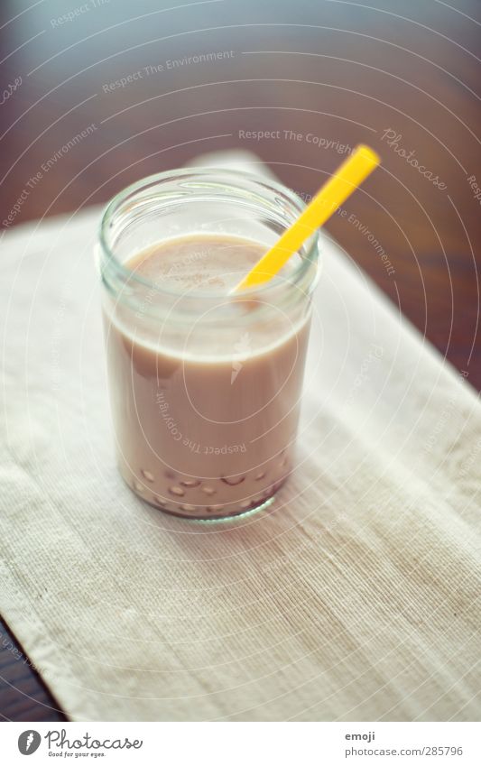 selfmade bubble tea Ernährung Getränk trinken Erfrischungsgetränk Milch Tee Glas Trinkhalm Flüssigkeit lecker Farbfoto Innenaufnahme Menschenleer