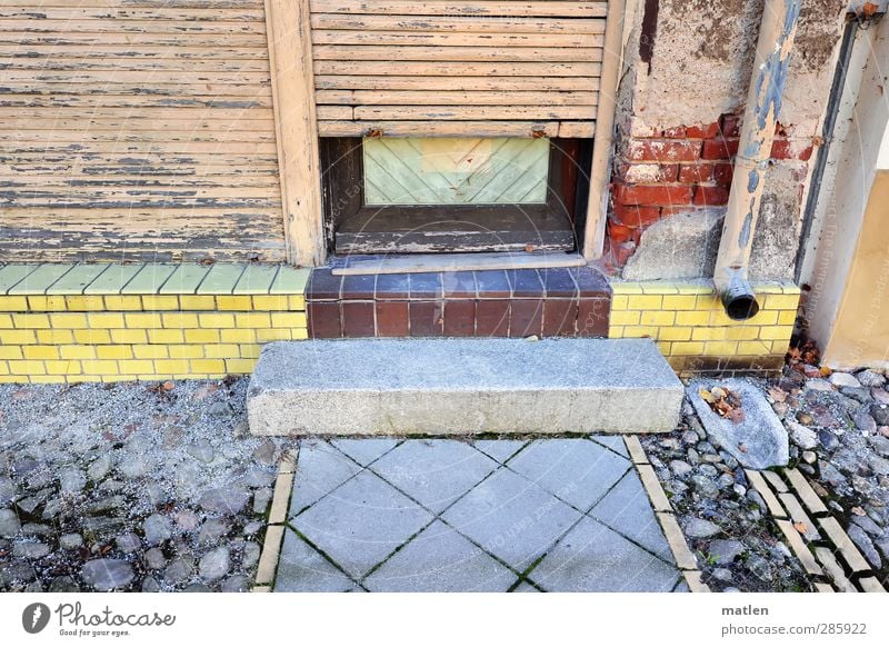 Brandenburg Kleinstadt Altstadt Fußgängerzone Haus Mauer Wand Treppe Fassade Tür Stein Holz mehrfarbig Fliesen u. Kacheln Ladengeschäft Stufe Fallrohr Ziegel