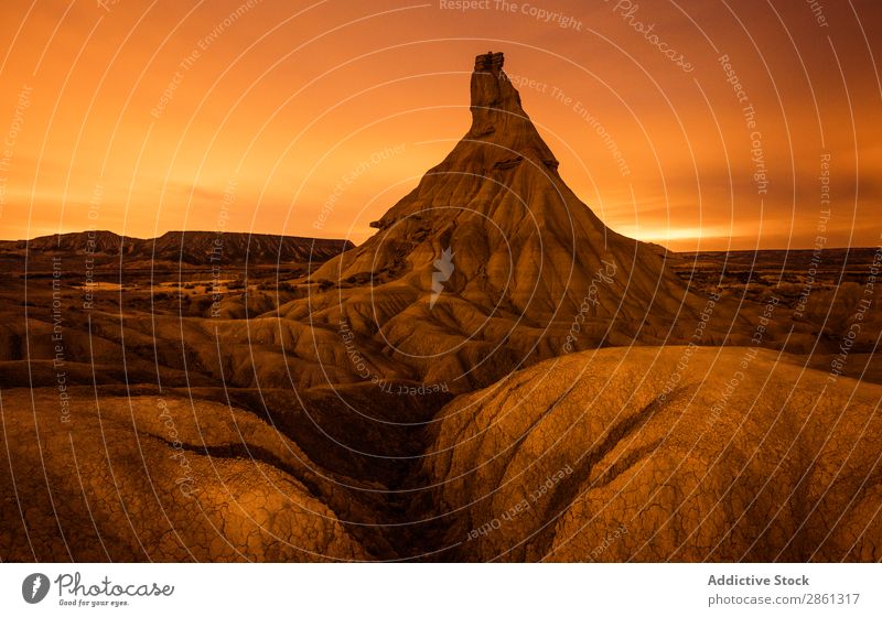 Gipfel des steinernen Wüstenhügels und wunderbarer Himmel Hügel Stern Stein Nacht bardenas reales Spanien Navarra Top Berge u. Gebirge Himmel (Jenseits)