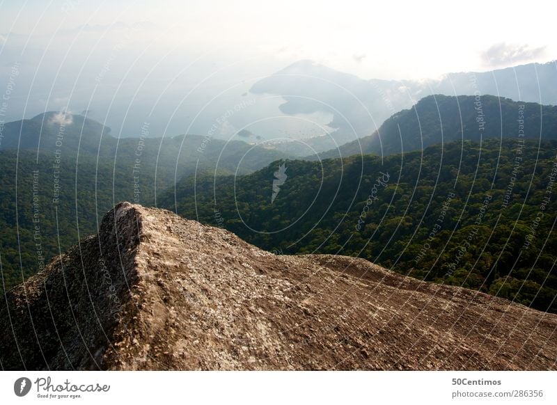 the top of Ilha Grande Aussenaufnahme Farbfoto Natur Berg Meer Horizont Wald Freiheit Urlaub Brasilien Rio de Janeiro Bergsteigen Sport Menschenleer