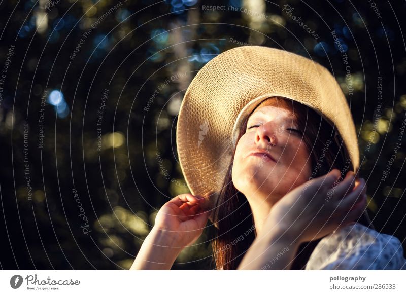 enjoy (7) Mensch feminin Junge Frau Jugendliche Erwachsene Leben Kopf 1 18-30 Jahre Umwelt Natur Pflanze Sommer Schönes Wetter Baum Wald Hut Haare & Frisuren