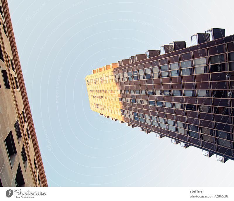 K Himmel Wolkenloser Himmel Sonne Schönes Wetter St. Louis USA Stadt Haus Hochhaus Fassade Farbfoto