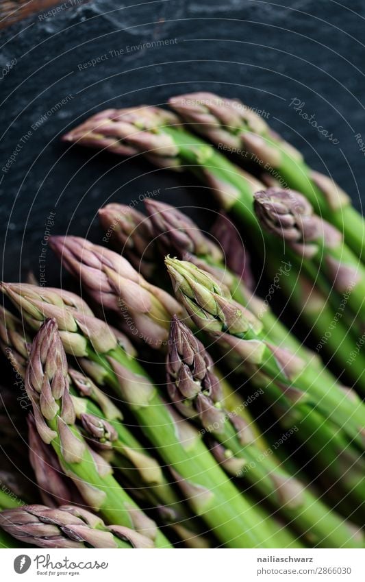 Grüne Spargel Lebensmittel Gemüse grüne Spargel Ernährung Bioprodukte Vegetarische Ernährung Diät Spargelzeit Gesunde Ernährung frisch Gesundheit lecker