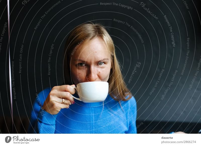 Teepause trinken Heißgetränk Kaffee Tasse Becher Lifestyle Stil Freude Leben harmonisch Freizeit & Hobby Abenteuer Freiheit Häusliches Leben Veranstaltung