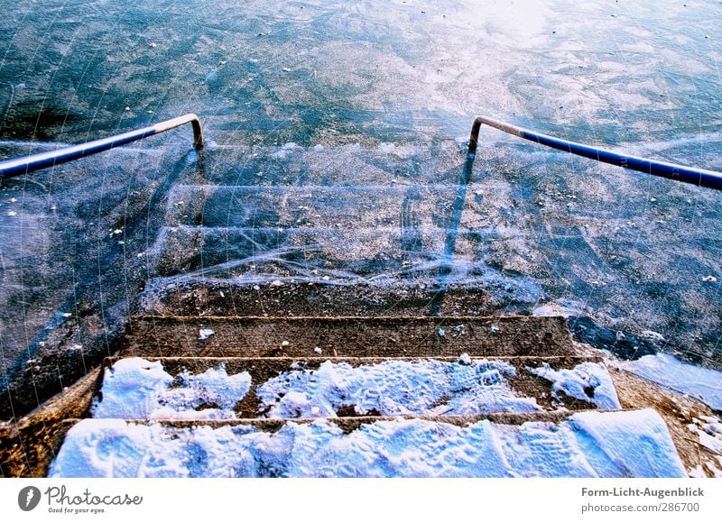 Treppen ins Eis Winter Natur Landschaft Wasser Klima Schönes Wetter Frost Schnee Teich See Schwimmen & Baden frieren glänzend Sport kalt kuschlig