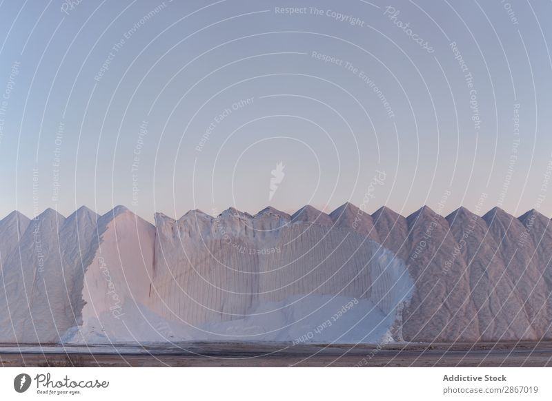Haufenweise Salzwiesen und blauer Himmel Arbeit & Erwerbstätigkeit Sumpf Entwurf Anhäufung Natur Himmel (Jenseits) Landschaft industriell Produktion Salzberg