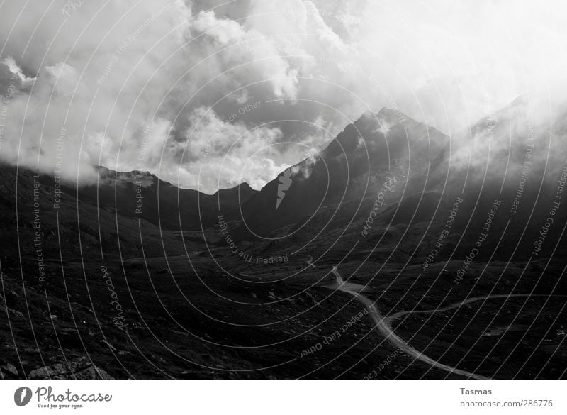 21. Dezember Natur Landschaft Himmel Wolken Hügel Felsen Alpen Berge u. Gebirge Gefühle Wahrheit Überraschung träumen Fernweh Angst Entsetzen Todesangst