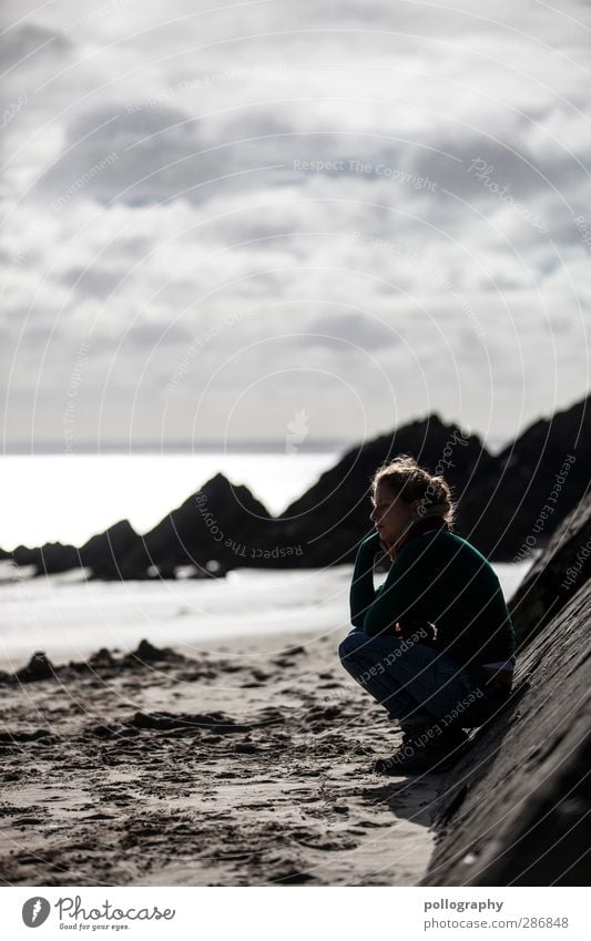 Einsamkeit Mensch feminin Junge Frau Jugendliche Erwachsene Leben 1 18-30 Jahre Natur Landschaft Erde Sand Himmel Wolken Horizont Wetter Schönes Wetter