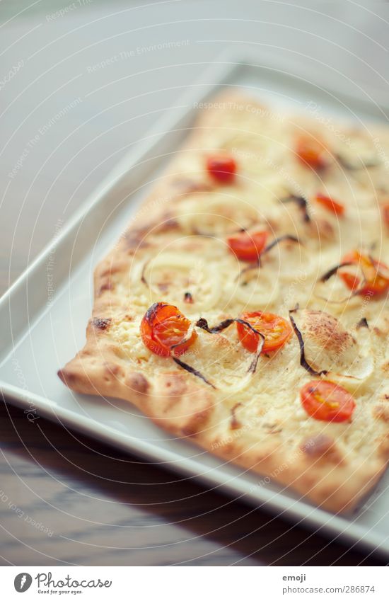 karger Flammkuchen Teigwaren Backwaren Pizza Spezialitäten Ernährung Mittagessen Vegetarische Ernährung Slowfood Fingerfood Teller Duft lecker Farbfoto