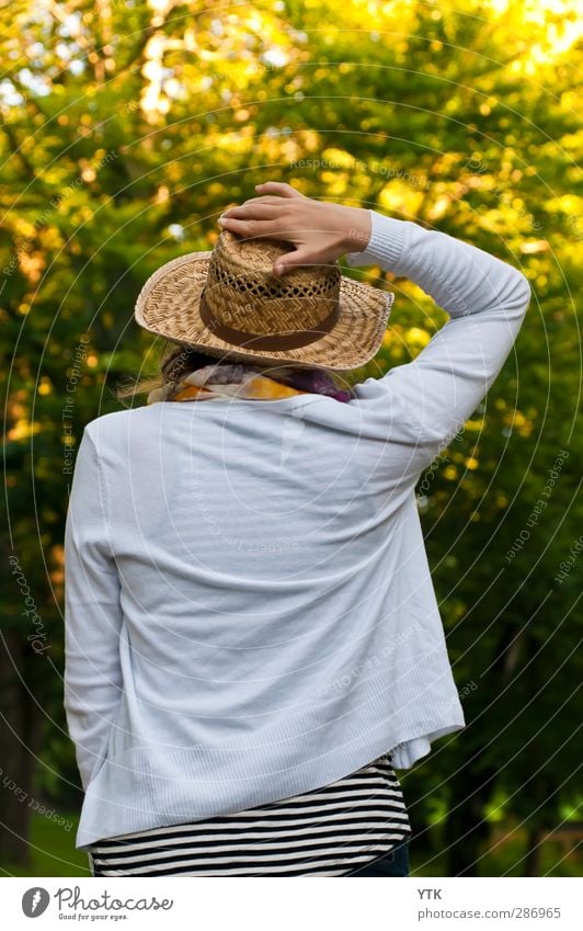 Lady with Hat. Mensch maskulin Junge Frau Jugendliche Erwachsene Körper Kopf Arme 1 18-30 Jahre Umwelt Natur Pflanze Baum Garten Park schön Wärme feminin weich