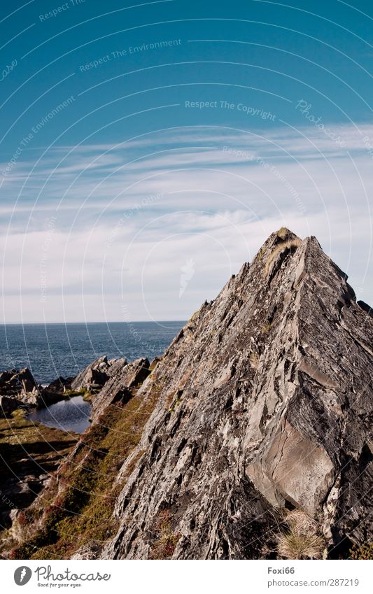 bizarr Freude Erholung ruhig Berge u. Gebirge Sommersonnenwende Natur Landschaft Urelemente Himmel Wolken Klimawandel Schönes Wetter Felsen Küste Fjord Stein