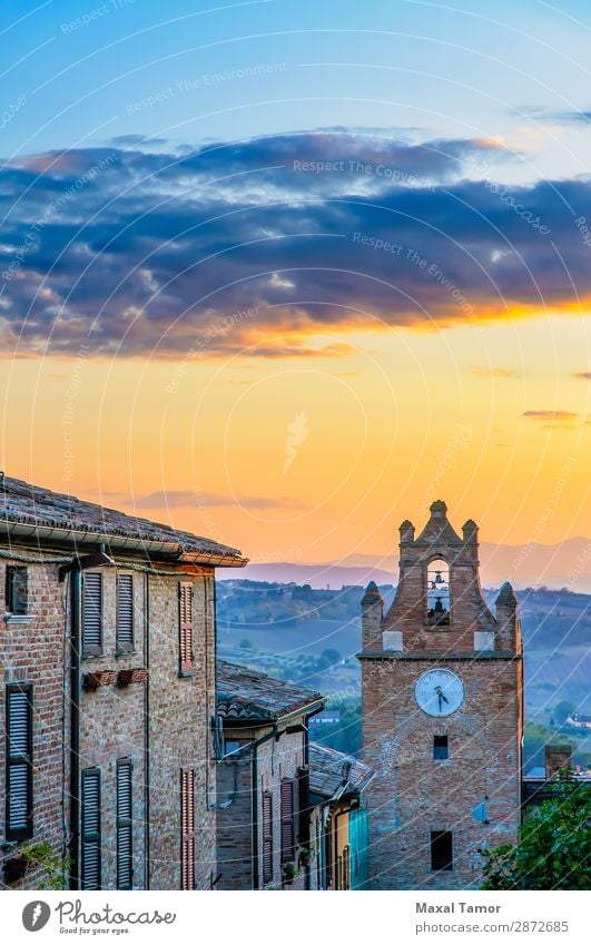 Sonnenuntergang über Gradara Tourismus Uhr Landschaft Burg oder Schloss Gebäude Denkmal Stein alt historisch Europa Italien Marche antik Klingel Baustein Fort