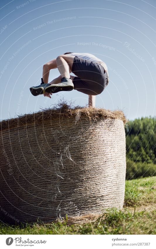 Und Hopp Gesundheit Leben Sport Fitness Sport-Training Leichtathletik Mensch Junger Mann Jugendliche 1 18-30 Jahre Erwachsene Umwelt Natur Wolkenloser Himmel