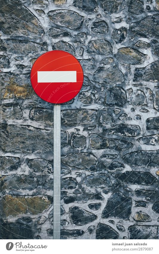 Ampel auf der Straße Verkehrsgebot Signal Hinweisschild Großstadt Verkehrszeichen Verkehrsschild Zeichen Symbole & Metaphern Weg Vorsicht Beratung Sicherheit