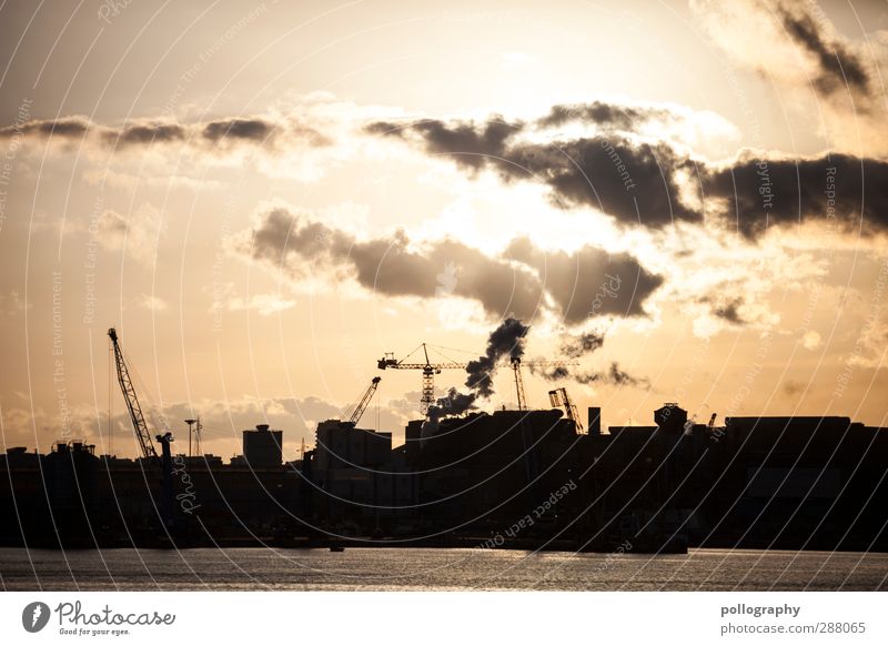 Werktag Natur Landschaft Wasser Himmel Wolken Horizont Sonne Sonnenaufgang Sonnenuntergang Schönes Wetter anstrengen Arbeitszeit Industrie Industrieanlage Rauch