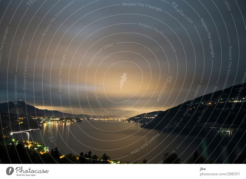 Thunersee III harmonisch Berge u. Gebirge Landschaft Wolken Nachthimmel Herbst Stockhorn Küste Seeufer Thuner See Spiez Berner Oberland Verkehrswege Autobahn