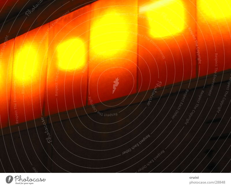 Lichterkette Lampe gelb Tunnel Geschwindigkeit schwarz mehrfarbig obskur orange