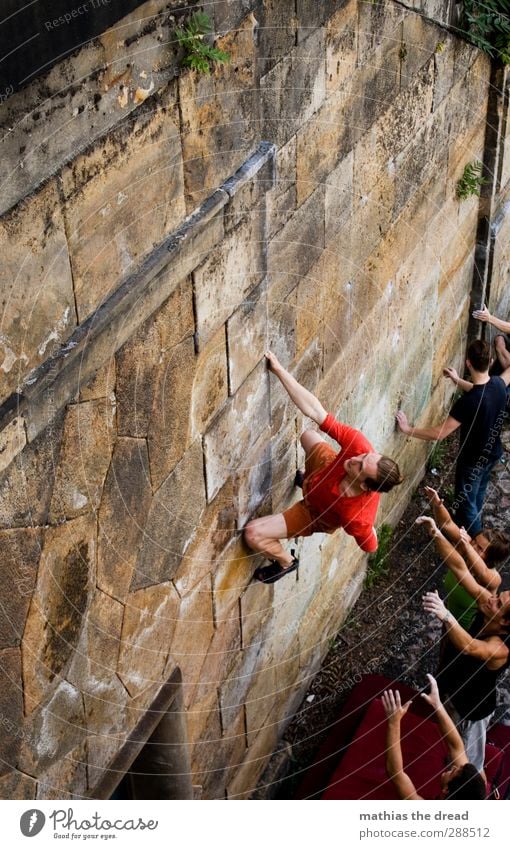 BOULDER Lifestyle elegant Stil Freude Freizeit & Hobby Sport Klettern Bergsteigen Mensch maskulin Junger Mann Jugendliche 4 18-30 Jahre Erwachsene hängen