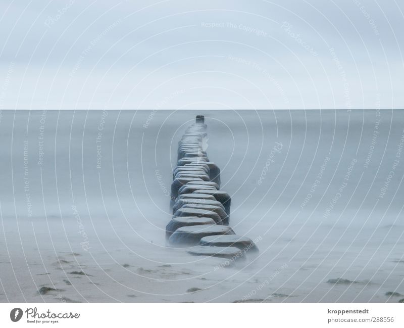 Eingetaucht Natur Luft Wasser Horizont Herbst Wellen Küste Ostsee Insel Usedom ästhetisch eckig Ferne Flüssigkeit Unendlichkeit blau braun Symmetrie