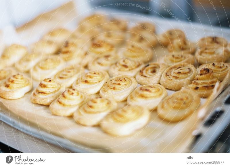 Blätterteigsnacks Lebensmittel Teigwaren Backwaren Ernährung Büffet Brunch Fingerfood Snack Häusliches Leben Küche Backblech Schnecke Spirale backpapier Duft