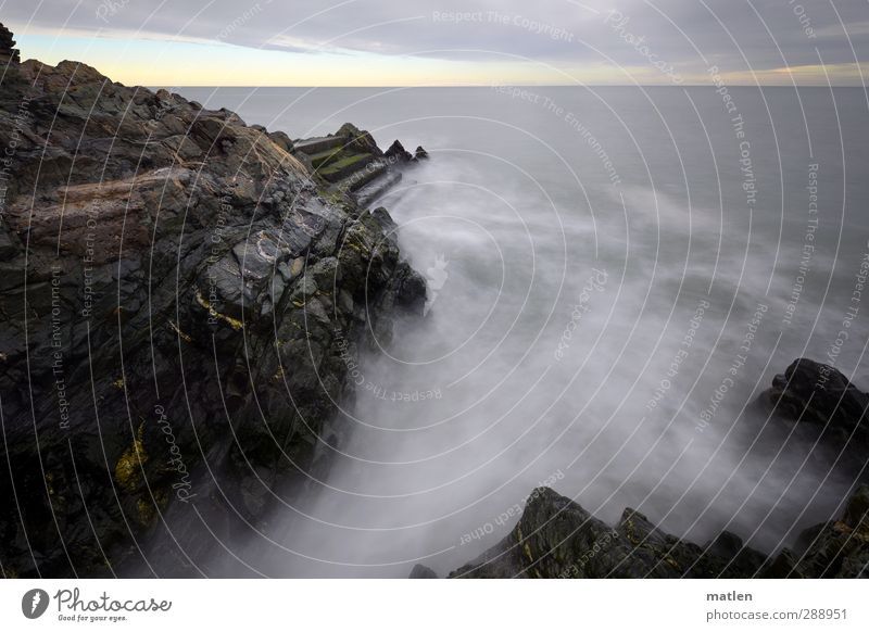 Seegang Natur Landschaft Wasser Himmel Wolken Horizont Herbst Wetter schlechtes Wetter Felsen Schlucht Küste Fjord Meer Menschenleer Schwimmbad Treppe