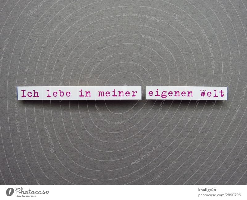 Ich lebe in meiner eigenen Welt Einzelgänger Einsamkeit Mensch menschenscheu allein einsam Autismus abkapseln zurückziehen Rückzug Traurigkeit Depression Person