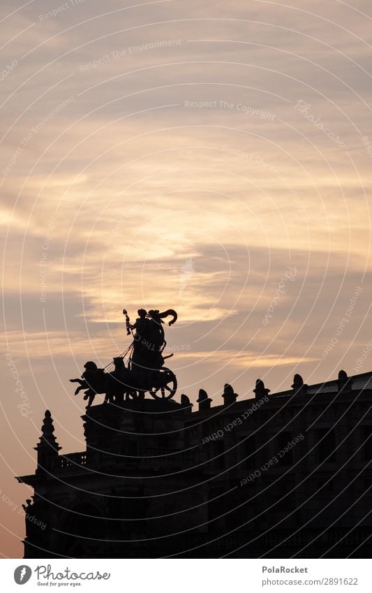 #A# Triumpf Kunst Kunstwerk ästhetisch Sehenswürdigkeit Statue Dresden Sachsen Semperoper Farbfoto Gedeckte Farben Außenaufnahme Detailaufnahme Experiment