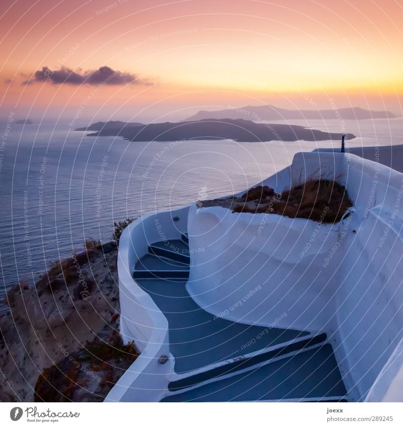 Caldera Landschaft Wasser Himmel Wolken Horizont Sonne Sonnenaufgang Sonnenuntergang Sonnenlicht Sommer Schönes Wetter Felsen Berge u. Gebirge Wellen Insel