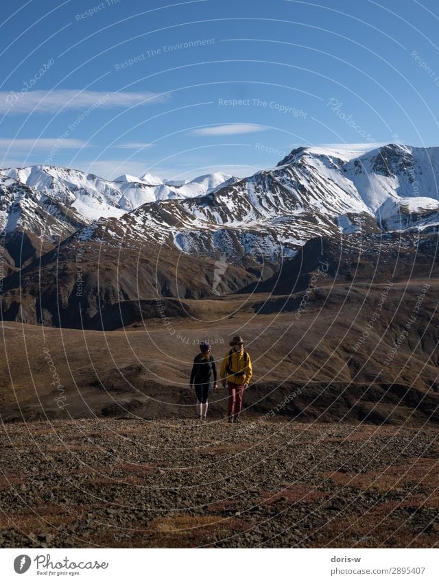 Die Gipfelstürmer Ausflug Abenteuer Ferne Freiheit Expedition Winter Berge u. Gebirge wandern Sport Mensch Paar 2 18-30 Jahre Jugendliche Erwachsene Natur